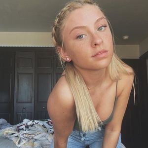 Meet your Posher, Makayla